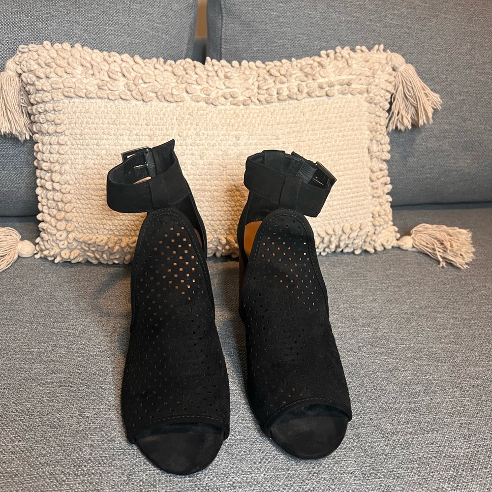Black high heel sandal size 9.5